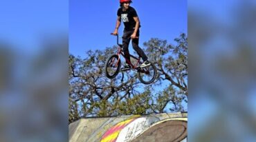 Los adeptos a deportes extremos reclaman por el mantenimiento del skate park de la capital provincial.