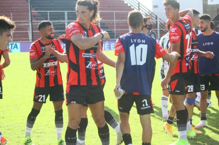 Dylan Gissi busca cerrar su ciclo en Patronato.  Marcelo Miño