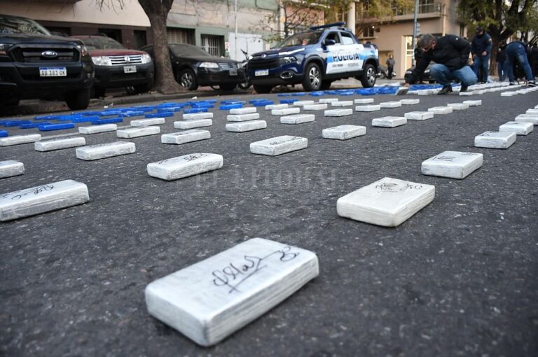 Los 339 "panes" con cocaína estaban dentro de una camioneta de alta gama.  Marcelo Manera