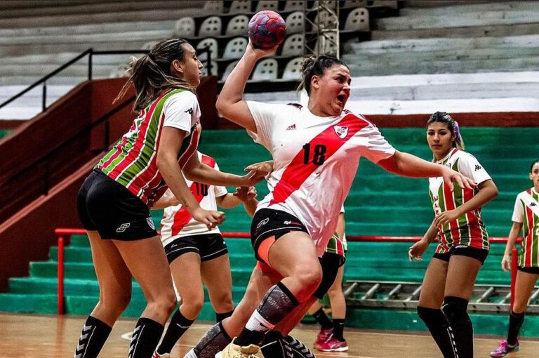 La concordiense reparte su tiempo entre la carrera universitaria de Medicina y su pasión: el handball