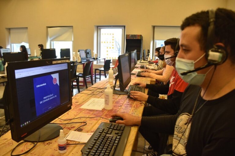 El equipo que recibe las consultas en el 0800 deriva las demandas específicas a un grupo especializado en Salud Mental. Manuel Fabatía