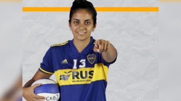 Sabrina Germanier promocionando actividades de Boca Juniors. Ganó todo en el país con el Xeneize