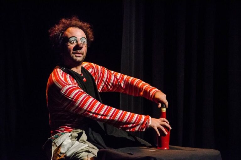 'Linge': una obra de clown que narra la historia de un solitario linyera