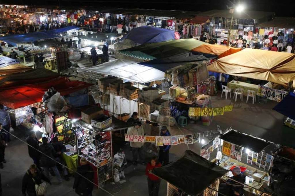 Los puestos de venta ilegal han proliferado en los últimos años en diferentes puntos del país.  Foto: archivo. Gentileza: prensa Fececo.
