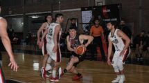 La imagen corresponde al encuentro que Colón y Sportivo disputaron en el Roque Otrino de nuestra capital