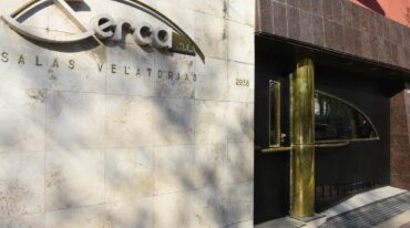 El velatorio estuvo reducido a familiares cercanos y a algunos amigos de la política. Luis Cetraro.