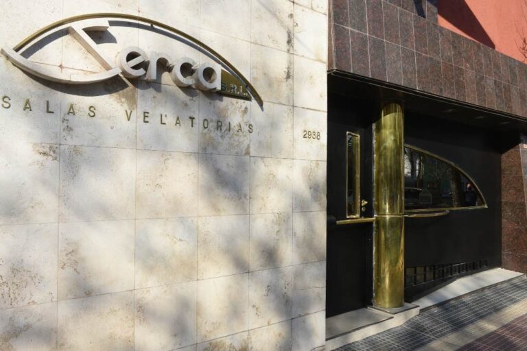 El velatorio estuvo reducido a familiares cercanos y a algunos amigos de la política. Luis Cetraro.