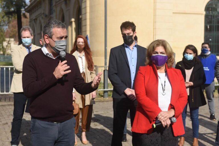 Pablo Javkin y Sonia Martorano durante la rueda de prensa de este miércoles. Gentileza: prensa Municipalidad de Rosario.