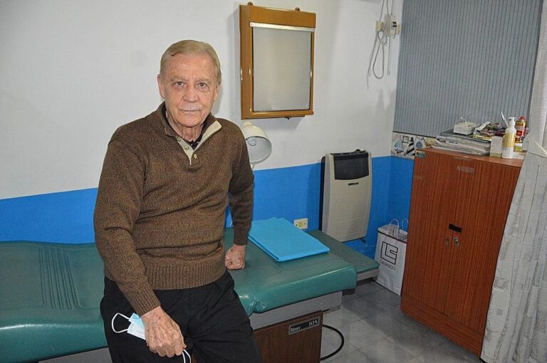 El Dr. Rafael Furlán recibió a Mirador Entre Ríos en su consultorio.  José Prinsich