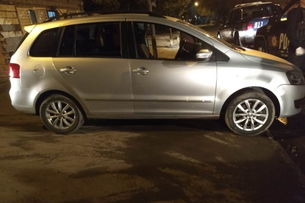 Los homicidas se habrían dado a la fuga en esta Volkswagen Suran. Gentileza.