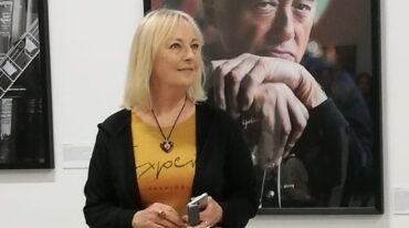 Aleksandra Telezynska en la muestra fotográfica en la Universidad Torcuato Di Tella. gentileza Pablo Larramendi