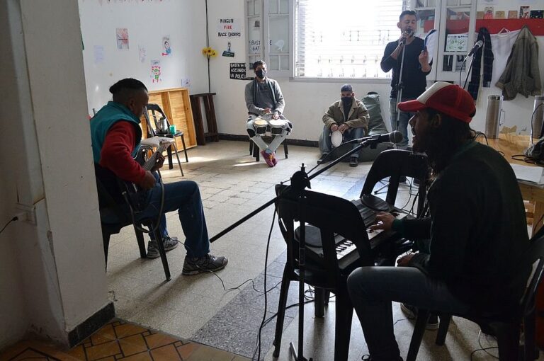'La banda de do peso' nace en el taller de música popular