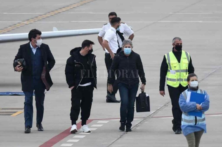 Lio volvió retornó rápidamente al Aeropuerto Islas Malvinas de Rosario junto a su padre Jorge Marcelo Manera