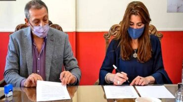 Sattler y Monjo rubricaron el convenio.