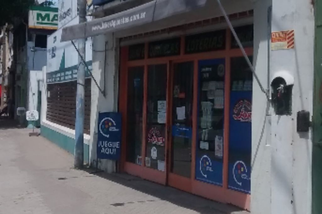 Frente del comercio robado. Gentileza