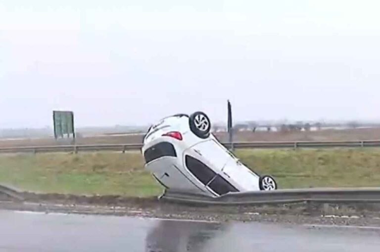 Así quedó el auto tras el siniestro.  Gentileza