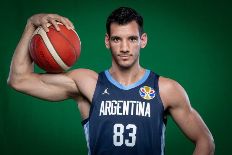El pívot Tayavek Gallizzi vestirá los colores de la selección en otra gran competencia internacional. Archivo