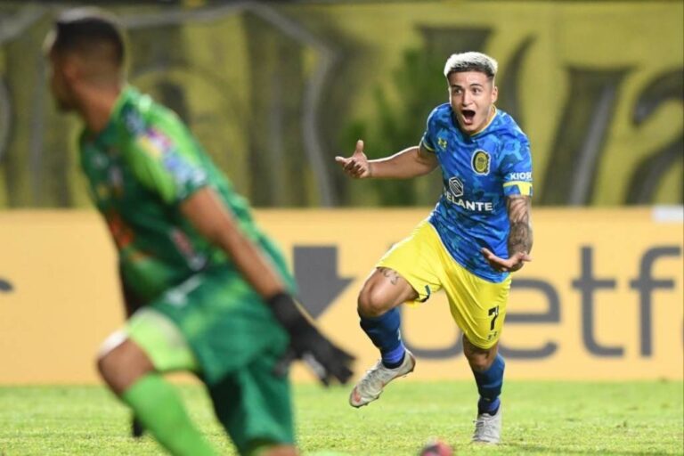 Por un festejo. El canalla juega en Mendoza y necesita mostrar temprano sus credenciales en el torneo. Gentileza: prensa Rosario Central.