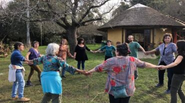 Desde 2014 la Fundación trabaja en territorio con el objetivo de crear un espacio de aprendizaje para el desarrollo social y personal en armonía con la naturaleza y los demás seres. Gentileza Fundación Arbolar