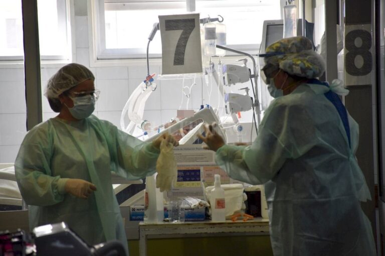 La vacuna no evita la circulación del virus pero si mitiga la presentación grave de los casos y