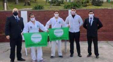 Graciela Garay y Cristian Maidana son los primeros alumnos surgidos en el proyecto del Voluntariado Deportivo que se graduaron de cinturón.