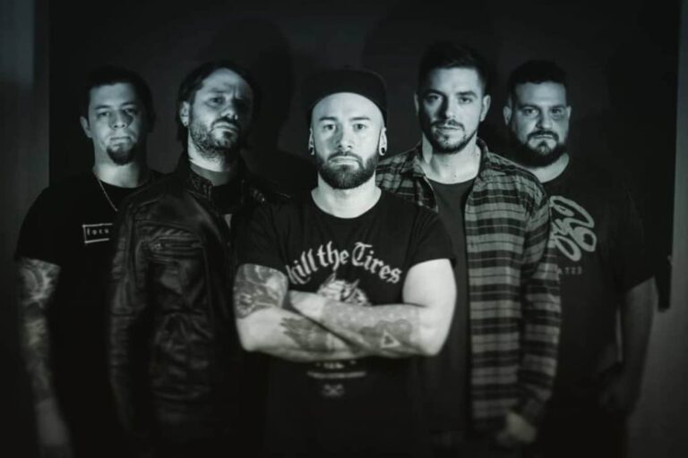 "Sinceramente noto que cada vez son menos las bandas de rock metal en la ciudad. Espero que se pueda revertir esto y lograr así espacios para compartir nuestro arte"