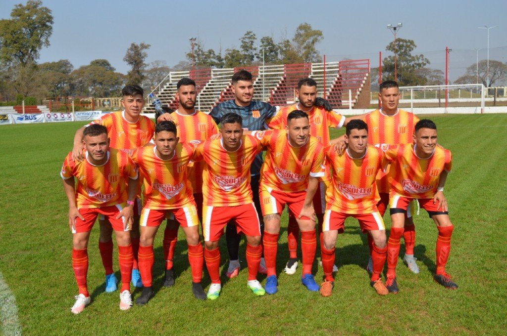 Unión de Villa Jardín ganó el partido más apasionante en el regreso del fútbol.