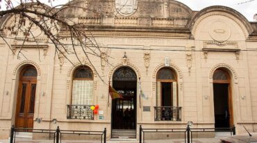 El frente de la institución