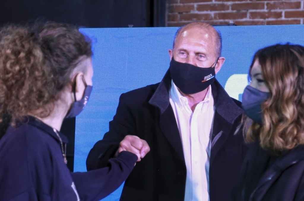 Omar Perotti habló con los jóvenes en Rosario y anunció el envío del mensaje para habilitar su voto.   Gobierno de Santa Fe