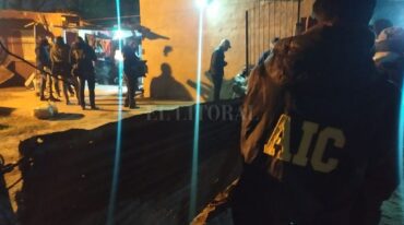 Los investigadores tratan de determinar qué fue lo que ocurrió dentro de una vivienda de calle Larrea