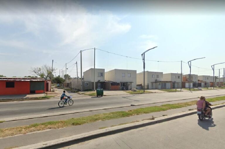 Bulevar 27 de Febrero al 7.400