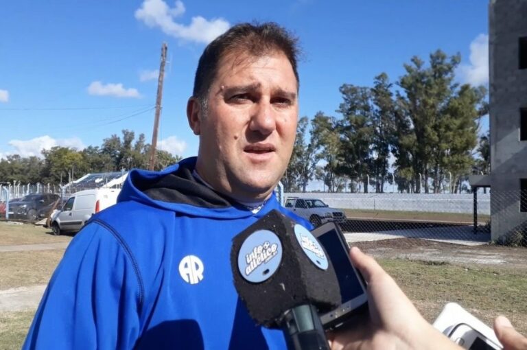 Walter Otta recibió el apoyo de los dirigentes del club y se mantiene en el cargo. Archivo.