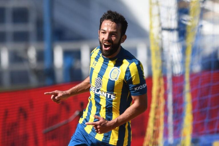 Lucas Gamba metió triplete ante Arsenal. Gentileza.