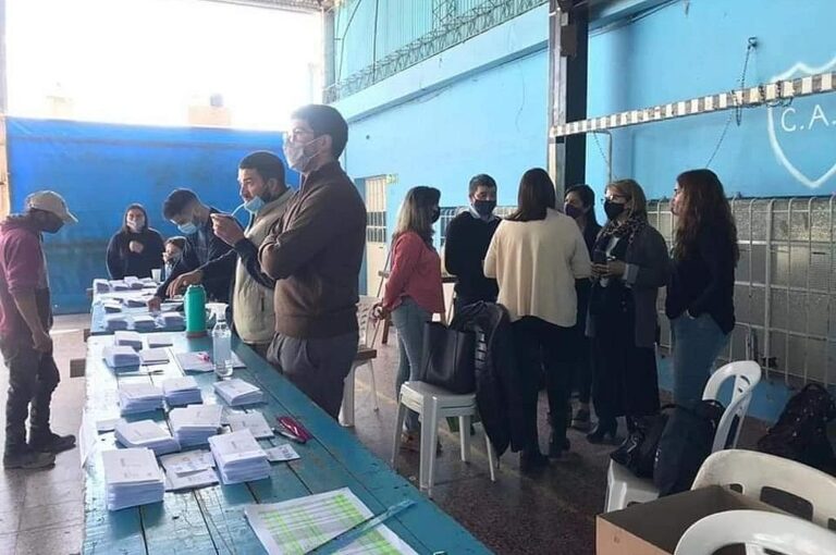 En los primeros días de agosto se organizó en Victoria el operativo de distribución de la Tarjeta Alimentar.