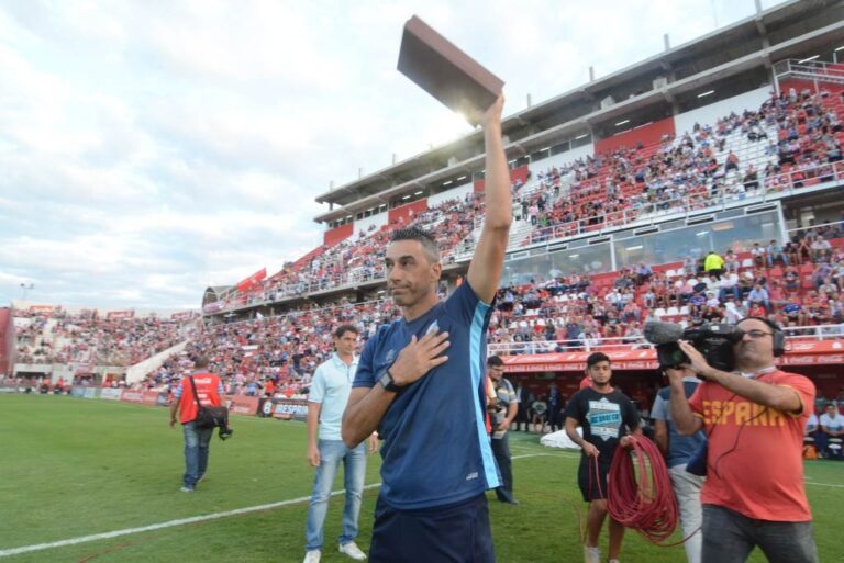 Limia dejó un gran recuerdo de su paso como arquero rojiblanco. Archivo/Luis Cetraro.