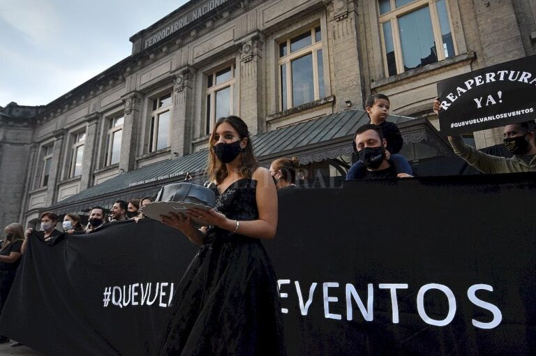De luto. Así es el panorama sombrío de un rubro que no puede trabajar hace más de un año y medio.  Pablo Aguirre - Archivo El Litoral
