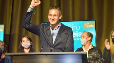 Ciro Seisas festejó ser el precandidato más votado en Rosario. Marcelo Manera.