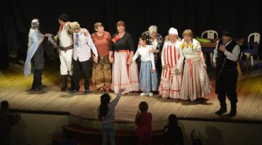 El Teatro Marconi vuelve a ser el escenario donde actores y actrices muestran su arte.