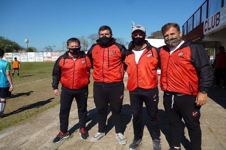 El cuerpo técnico de Patronato en la prueba de Chajarí.