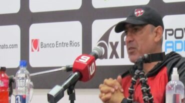 Iván Delfino en su primera Conferencia de Prensa presencial. Gabriel Obelar
