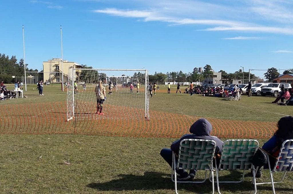 El campo de deportes de las termas recibirá a cientos de estudiantes.