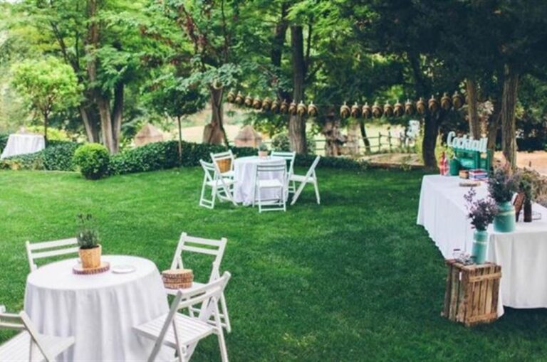 Nuevo paradigma. Se imponen las celebraciones con pocos invitados y al aire libre.