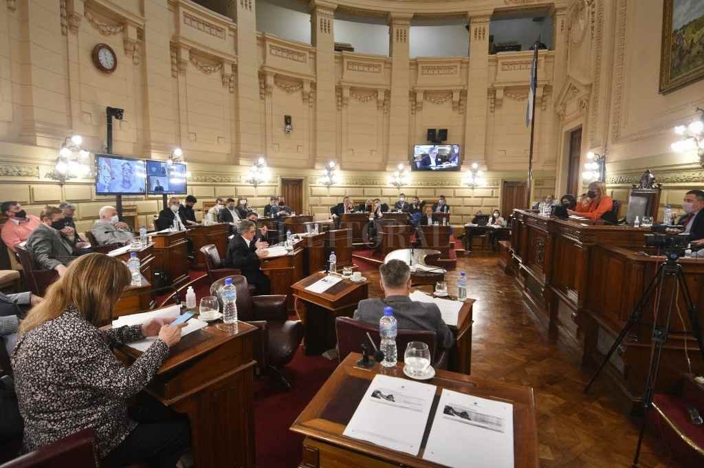 Los legisladores y una convocatoria que fue aprobada por todos los bloques.   Pablo Aguirre