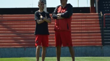 Iván Delfino mueve más de medio equipo