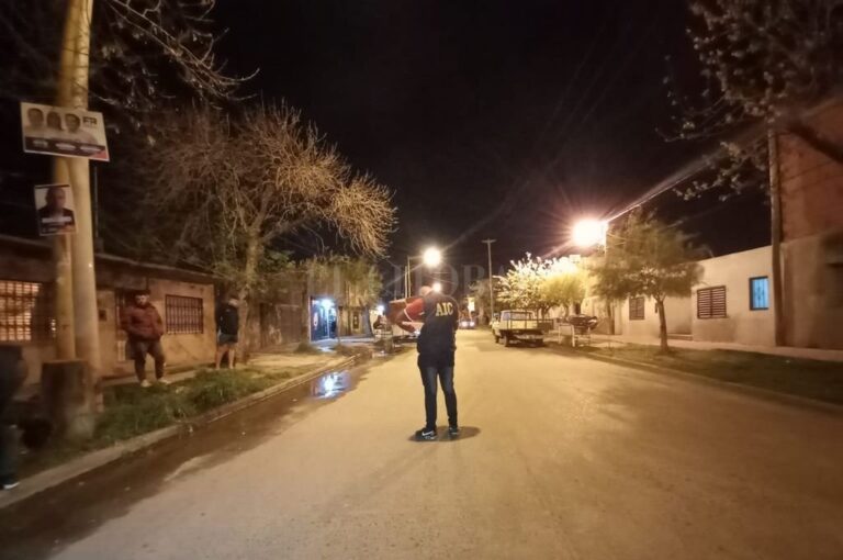 Investigadores y peritos criminalísticos trabajaron en la zona del incidente. El Litoral