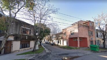 La víctima había sido herida en una vivienda ubicada en calle Pedro Lino Funes al 1.200. Google Street View.