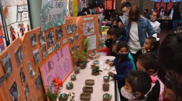 En la escuela República Oriental del Uruguay compartieron una jornada a puro verde primaveral. Guillermo Di Salvatore