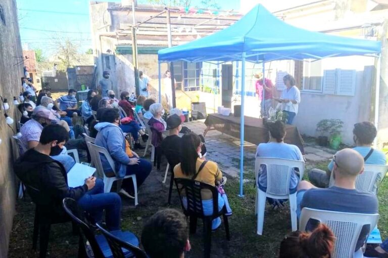 Hubo participantes experimentados y otros que por primera vez estaban interesados en cultivar. Se habló sobre la germinación de la semilla