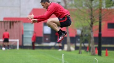 Maxi entrena pero sigue sin jugar. Gentileza.