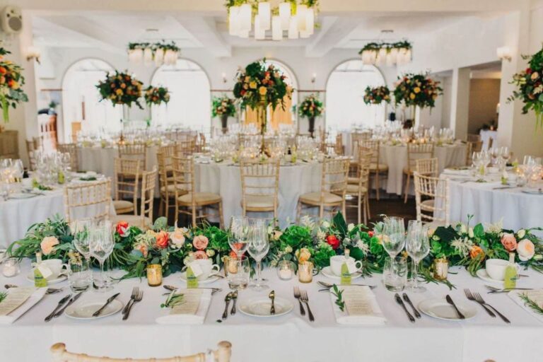 Los salones de eventos podrían volver a funcionar con protocolos. Archivo.